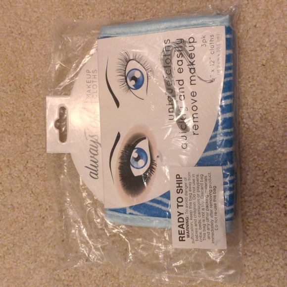 New! Cosmetic travel bag and cosmetic tools set - Picture 12 of 15